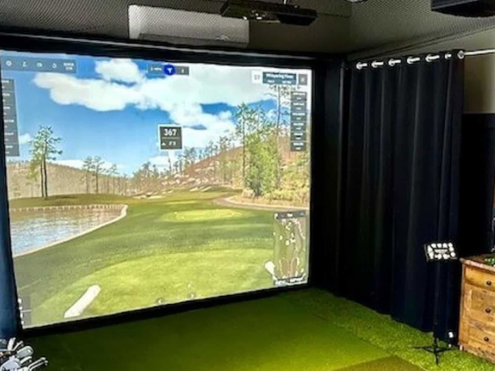 projector vs. tv for golf simulator