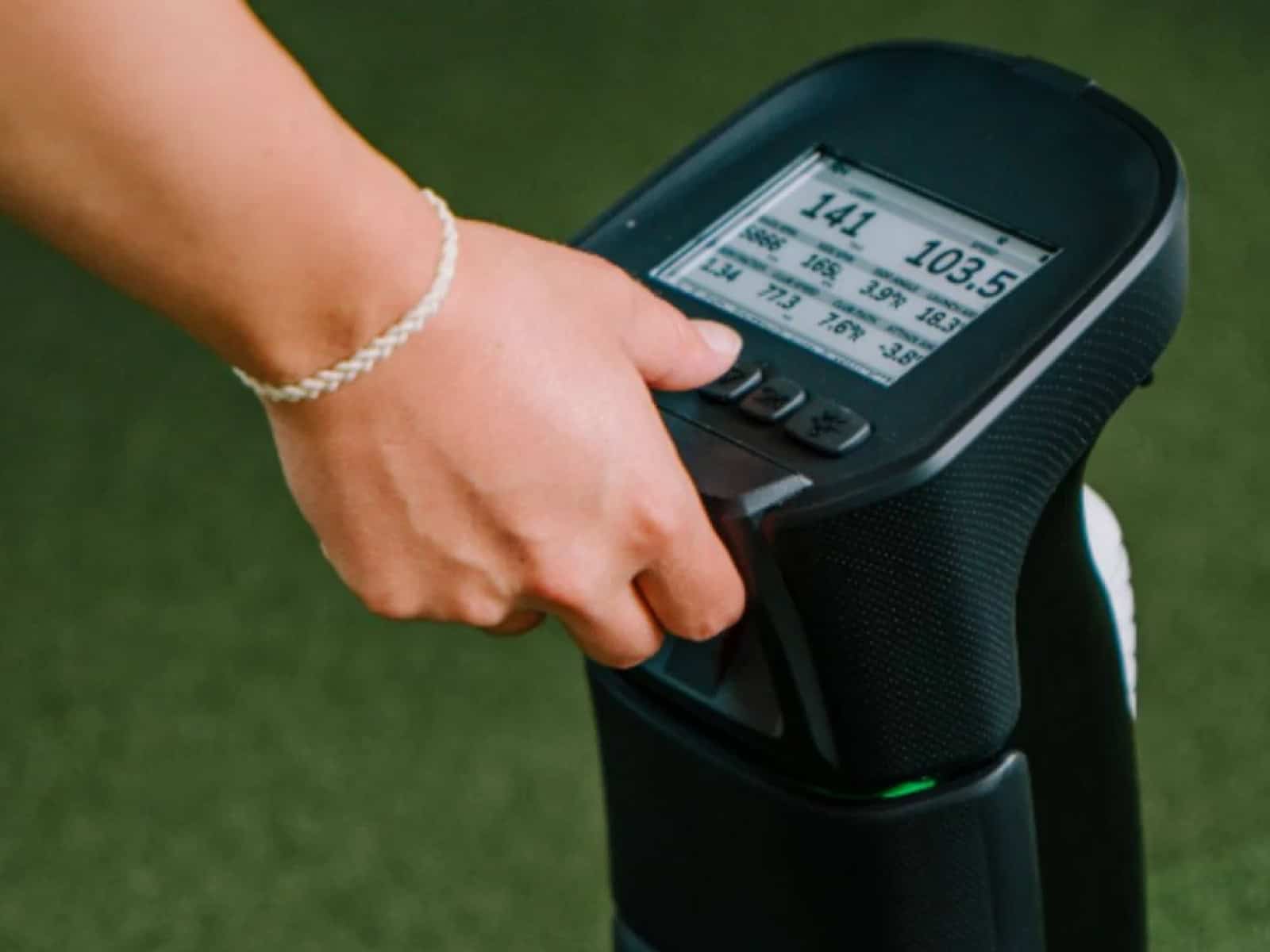ultimate guide to buying a second hand golf launch monitor
